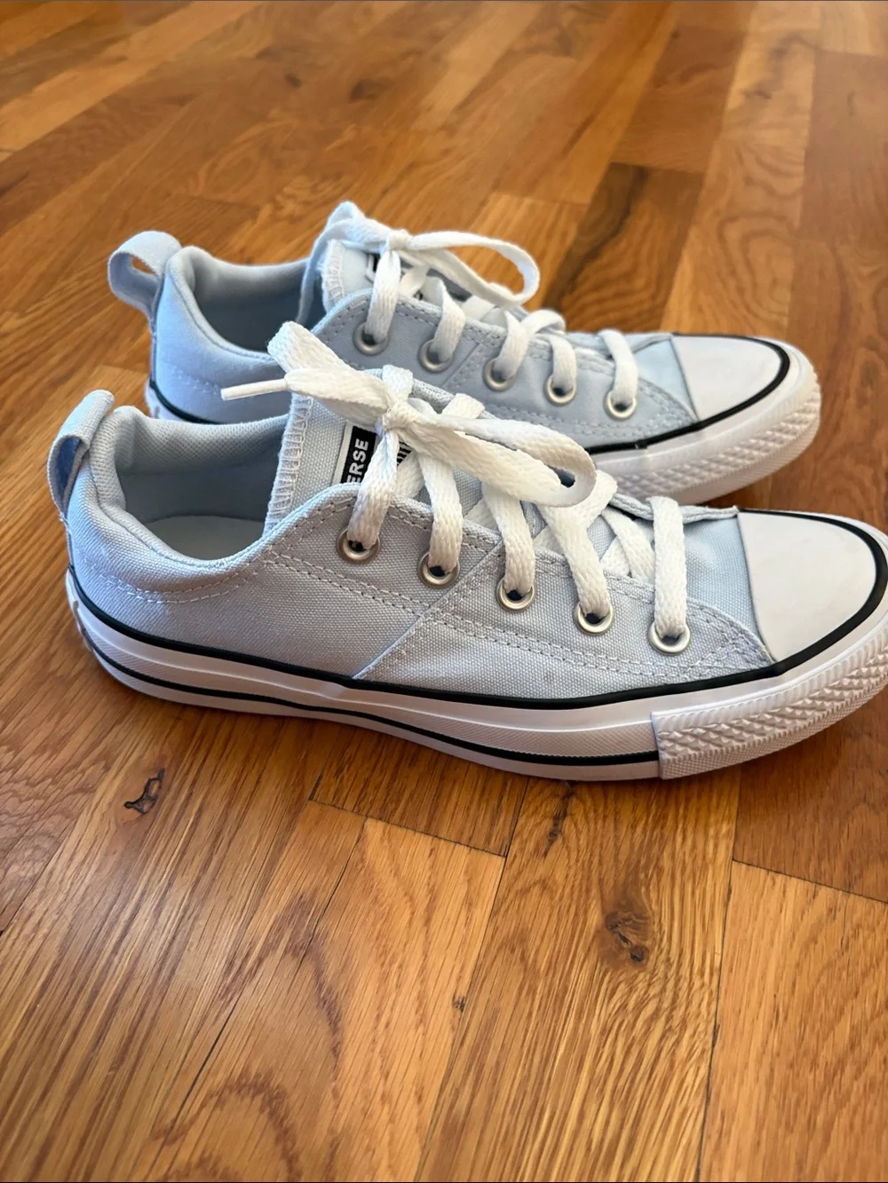 Converse Kids Low-Top Sneakers in Pale Blue and White